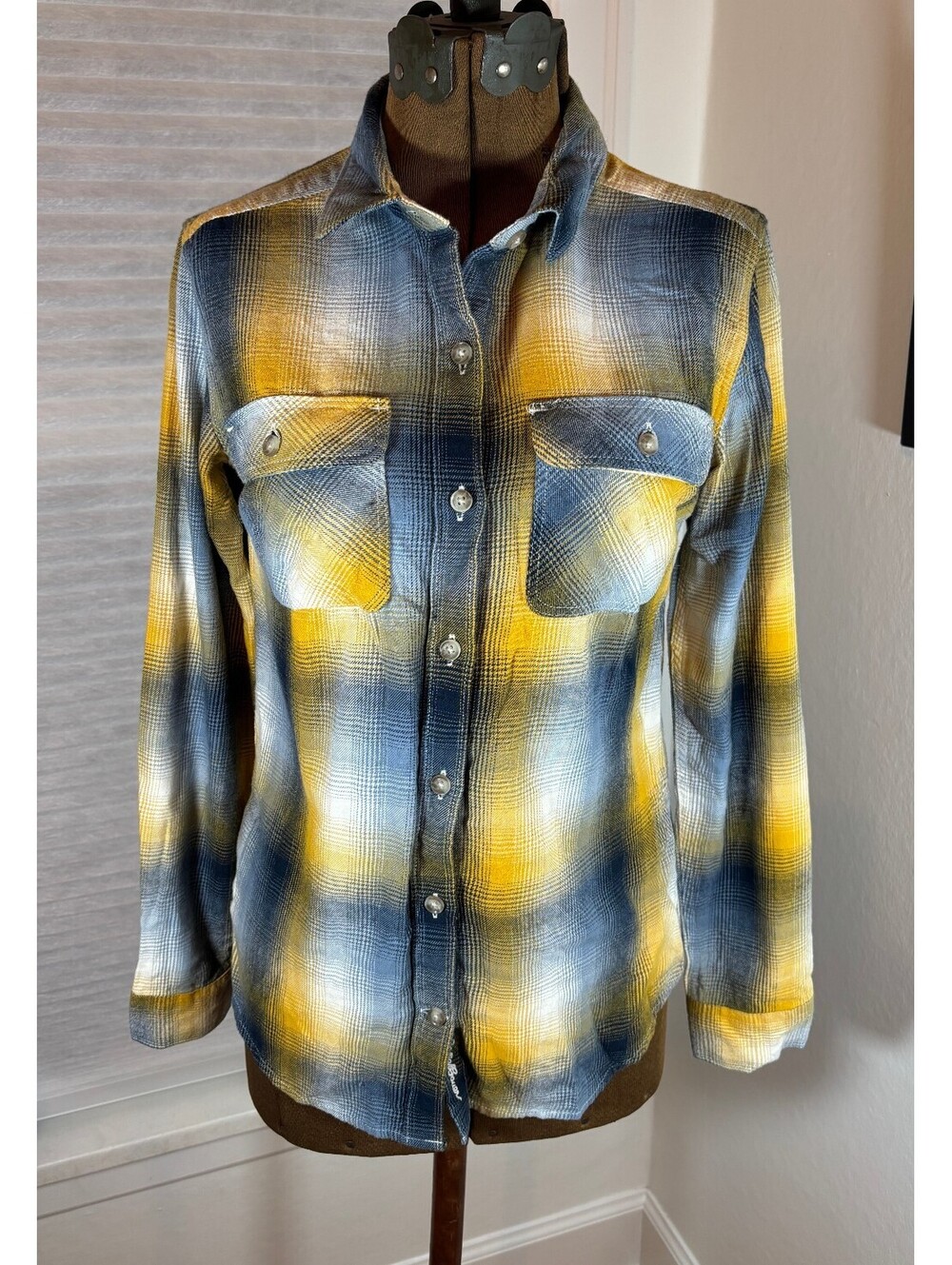 Eddie Bauer Women's XS Plaid Button-Up Shirt in Blue and Yellow